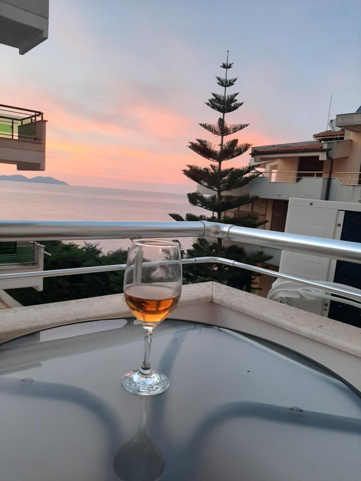 Apartament Vlorë Buitenkant foto